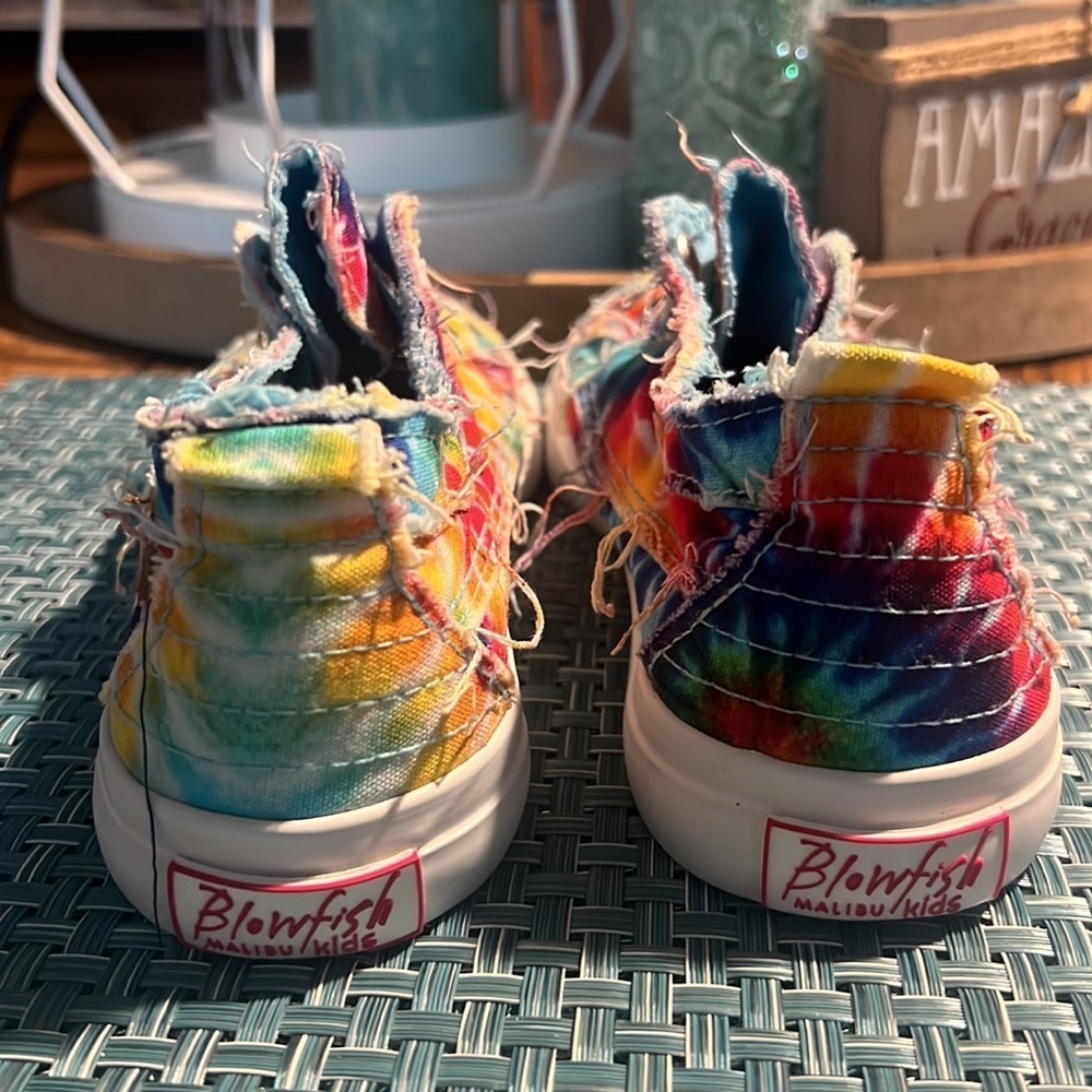 Blowfish Kids Slip On Malibu Sneakers - Picture 3 of 6
